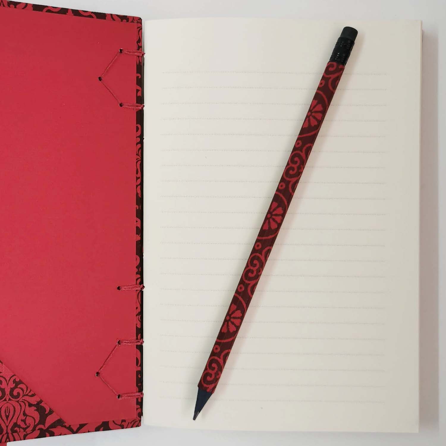 Premium Χειροποίητo Σημειωματάριo σε κασετίνα - Black Flower damansk on red