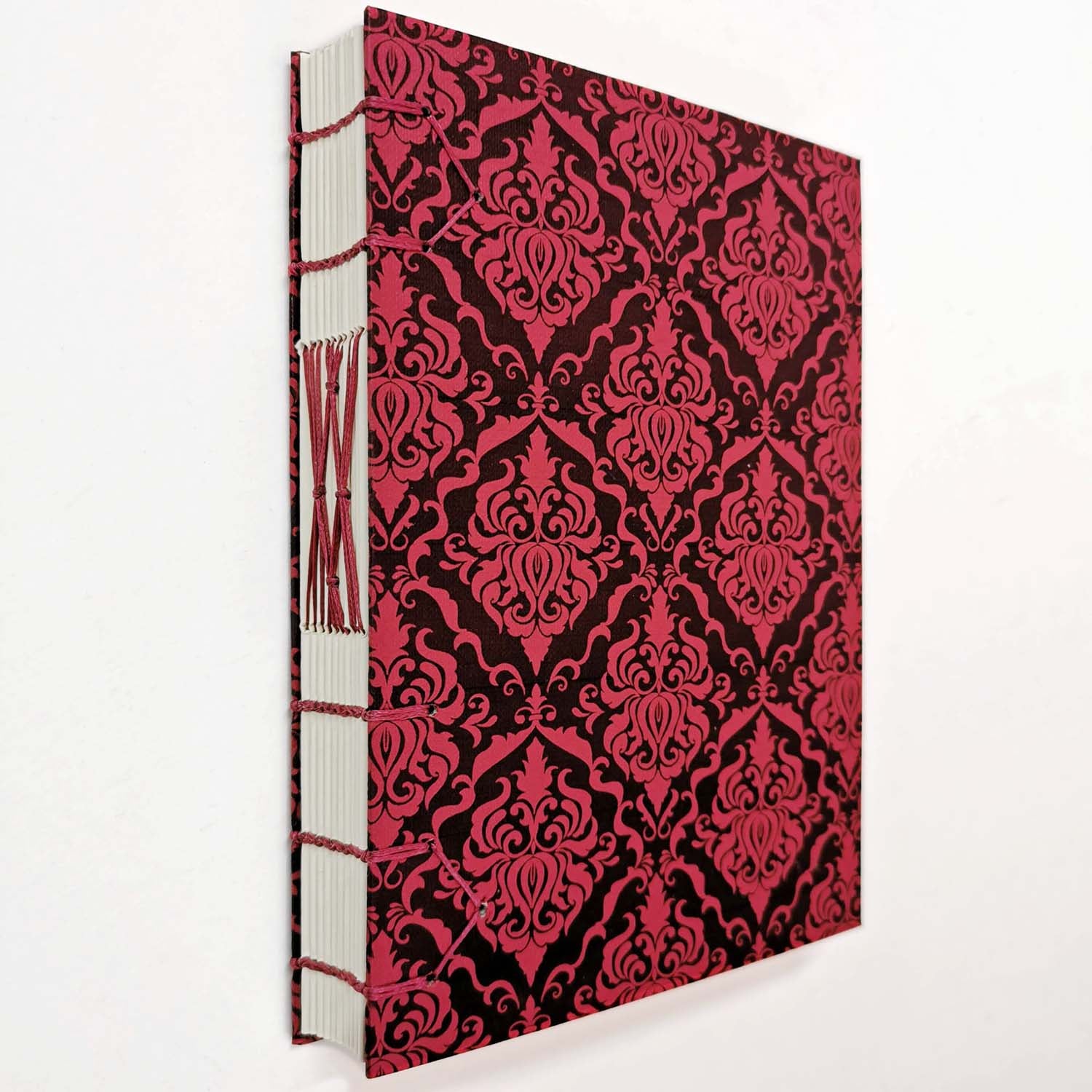 Premium Χειροποίητo Σημειωματάριo σε κασετίνα - Black Flower damansk on red